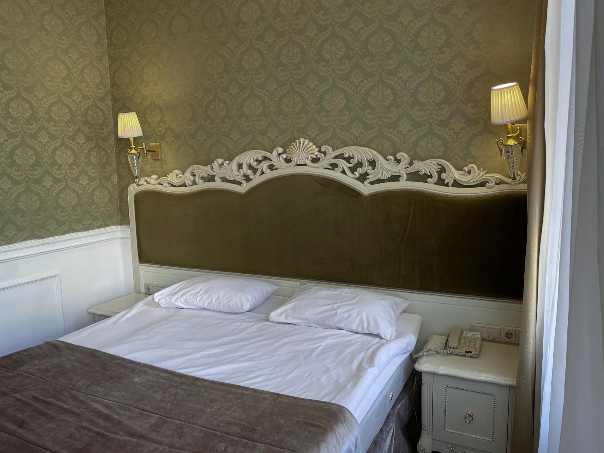 Royal Grand Hotel
