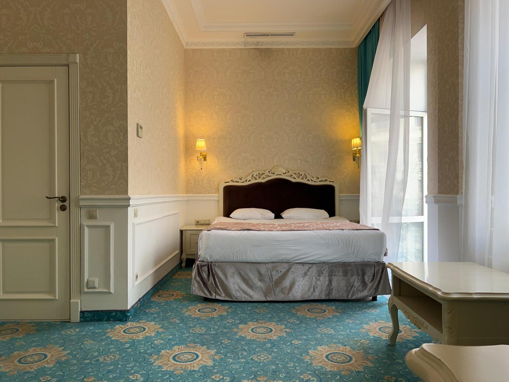 Royal Grand Hotel 3*