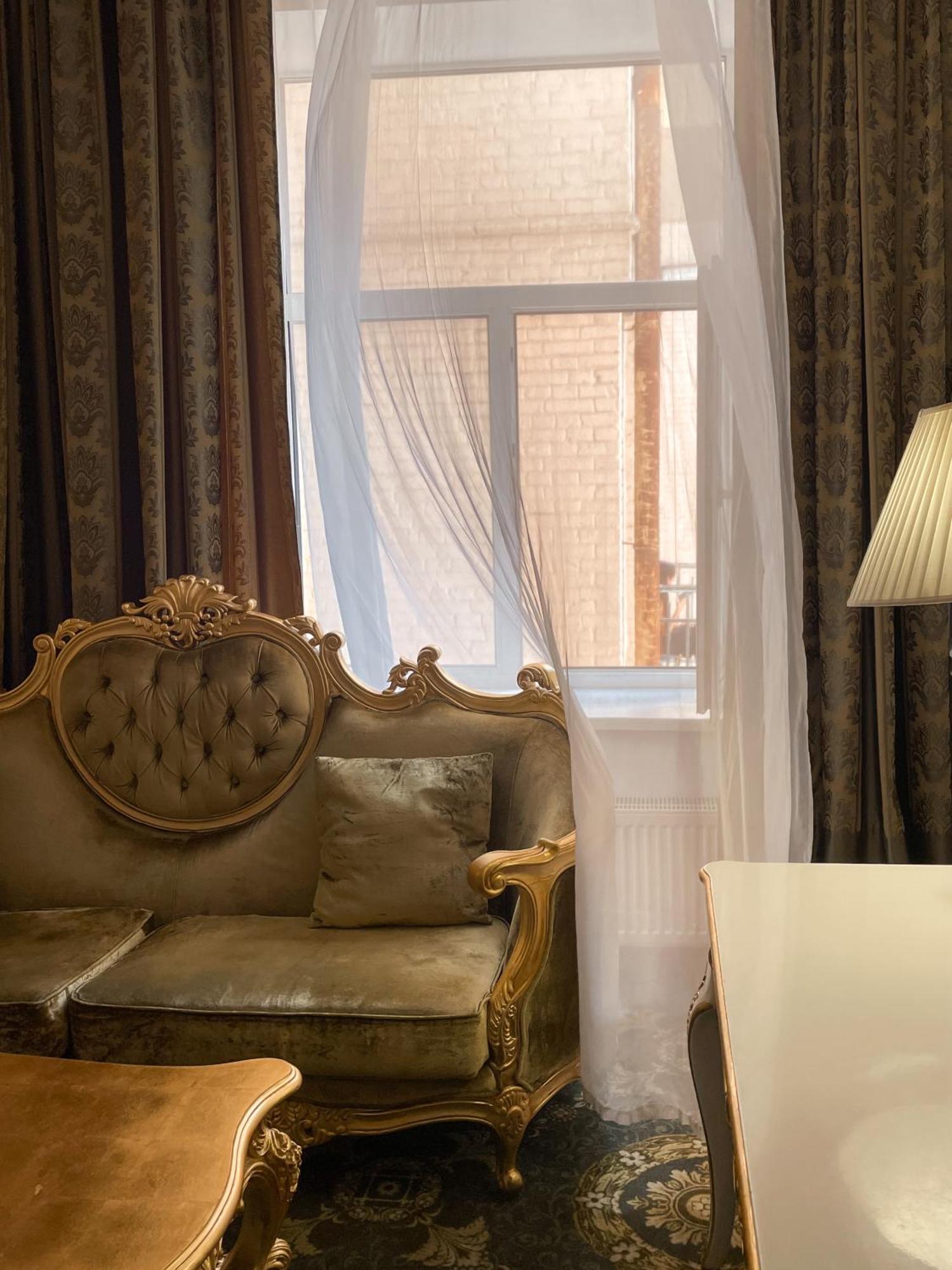 Royal Grand Hotel 3*