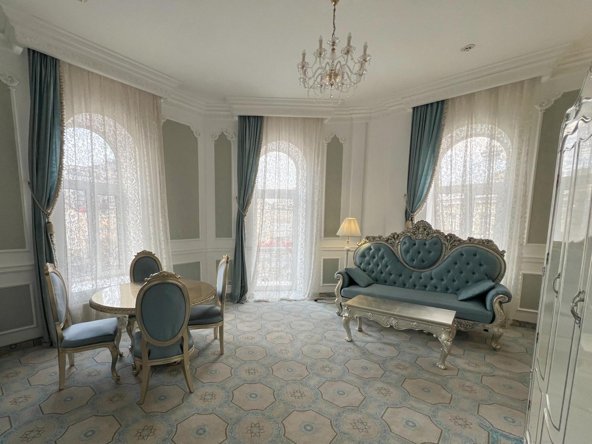 Royal Grand 3*