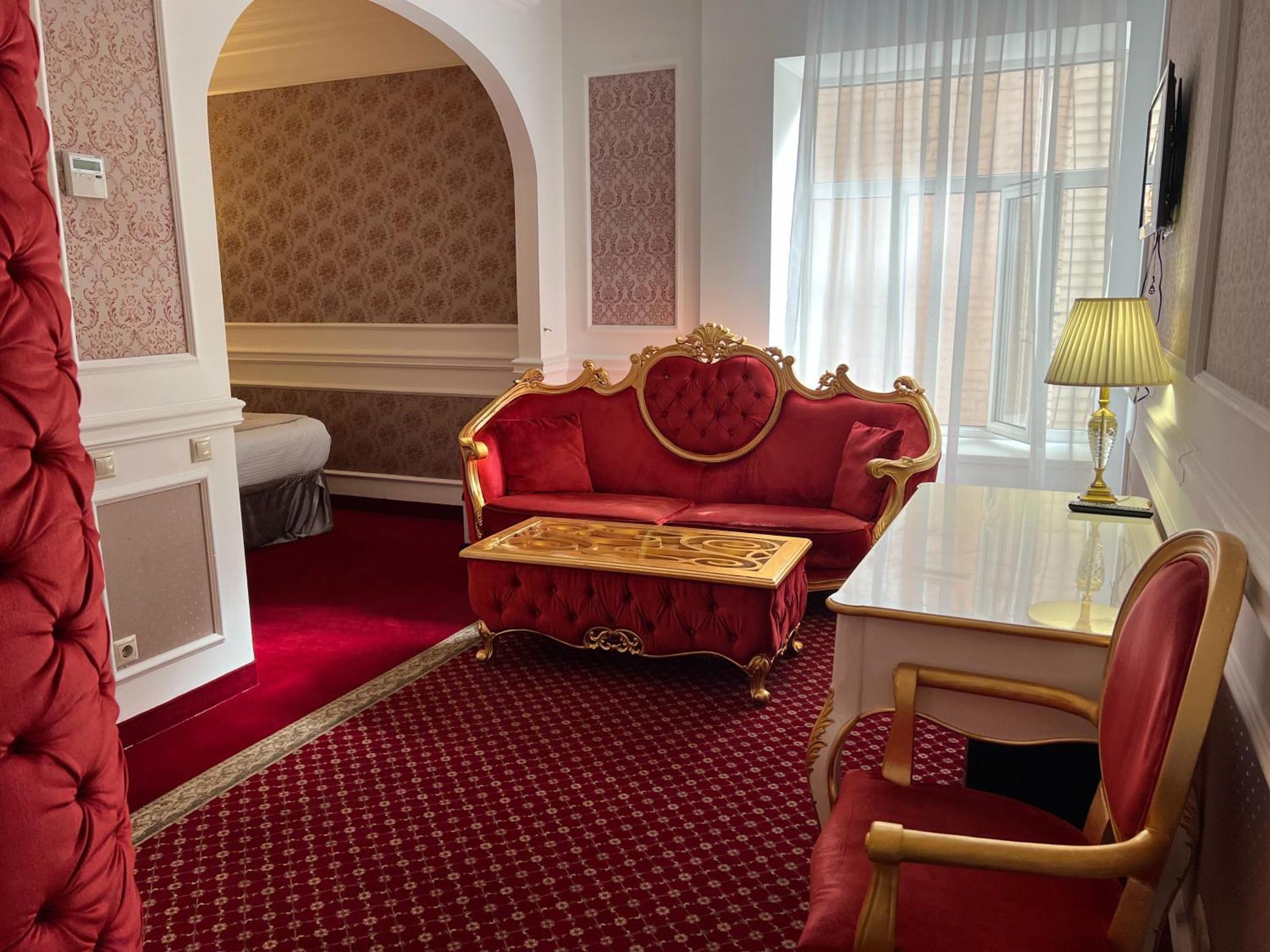 Royal Grand Hotel 3*